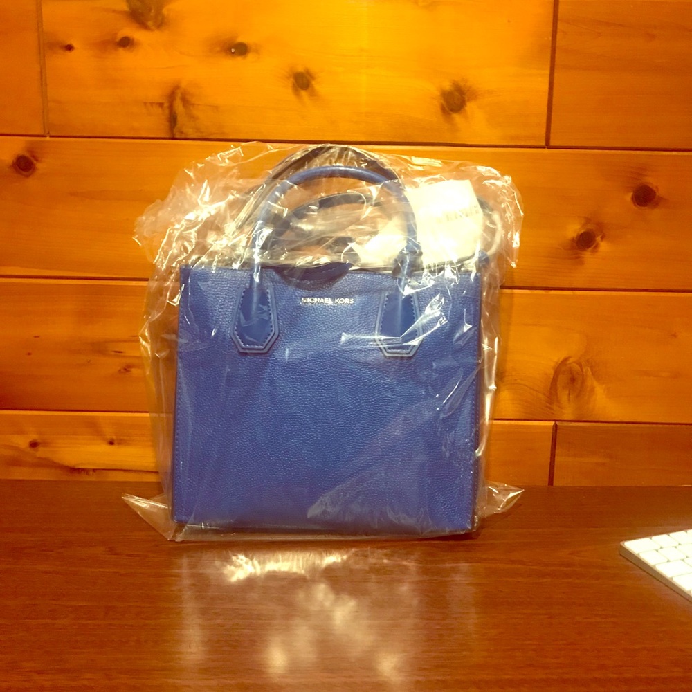 Michael Kors small Mercer accordion